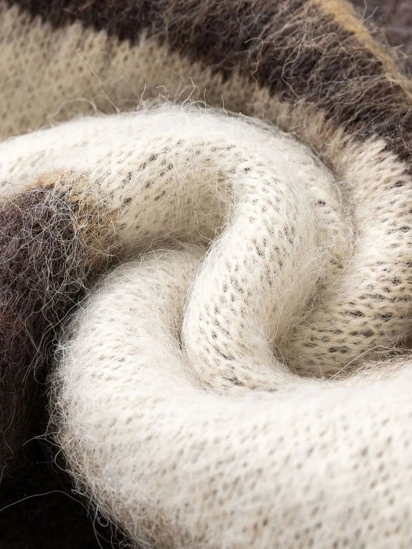 70fd82ff63804f0fbc2d5a0526d202c2-Max-Origin